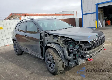 2021 Jeep Cherokee Trailhawk z USA, uszkodzony, nr VIN 1C4PJMBX2MD129675